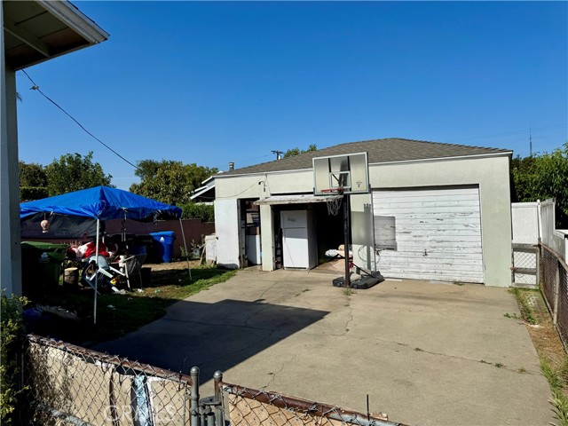 1306 Gulf Avenue, Wilmington CA: https://media.crmls.org/medias/b10d72e1-3fd8-4969-b22a-b33db61288c3.jpg