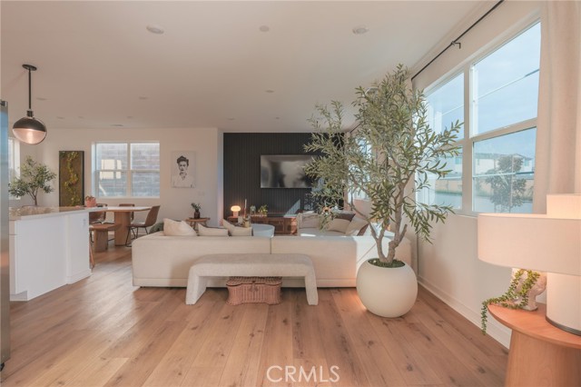 Detail Gallery Image 6 of 27 For 15818 Caterpillar Dr, Fontana,  CA 92336 - 4 Beds | 3 Baths