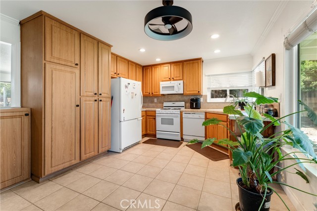 Detail Gallery Image 14 of 26 For 43019 Cromley Ct, Lancaster,  CA 93534 - 3 Beds | 2 Baths