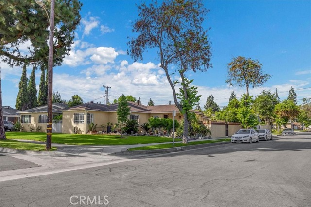 Detail Gallery Image 3 of 41 For 9504 Houghton Ave, Santa Fe Springs,  CA 90670 - 3 Beds | 1 Baths