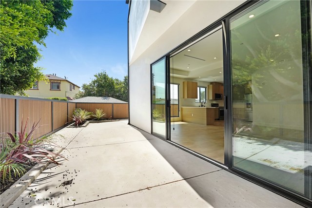 4036 Rosemont Avenue, Montrose CA: https://media.crmls.org/medias/b10f88d9-7c76-4e25-a351-670318170249.jpg