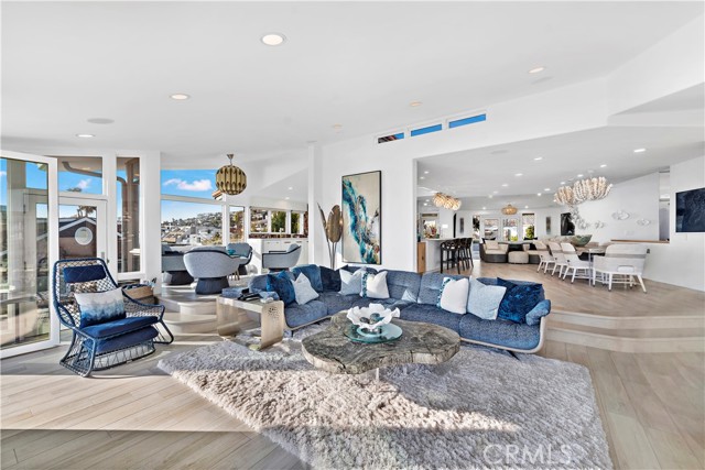 Detail Gallery Image 5 of 71 For 594 Cliff Dr, Laguna Beach,  CA 92651 - 4 Beds | 3 Baths