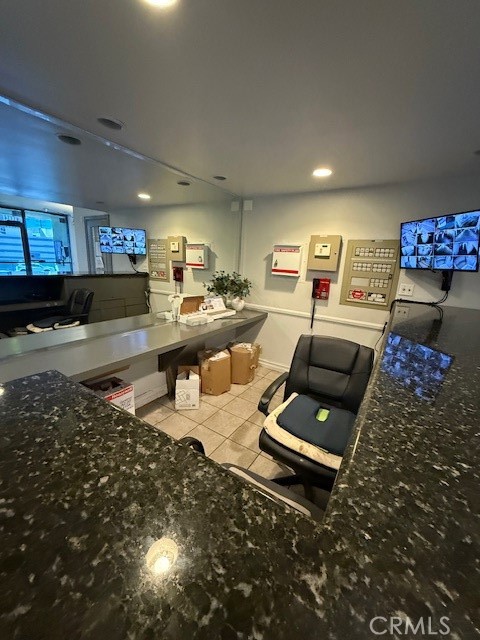 321 S San Vicente S Boulevard, Los Angeles CA: https://media.crmls.org/medias/b110de97-335f-4379-be6e-6a538ccc46f4.jpg