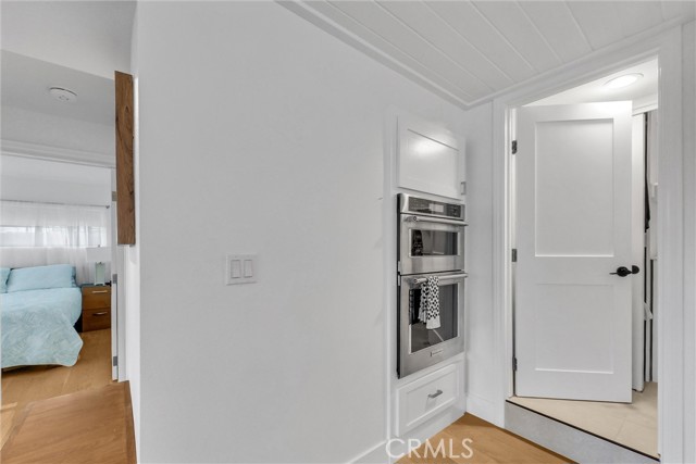 Detail Gallery Image 14 of 23 For 575 Through #B,  Laguna Beach,  CA 92651 - 1 Beds | 1 Baths