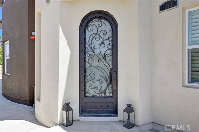 Detail Gallery Image 6 of 59 For 19002 Delaware St, Huntington Beach,  CA 92648 - 6 Beds | 5/1 Baths