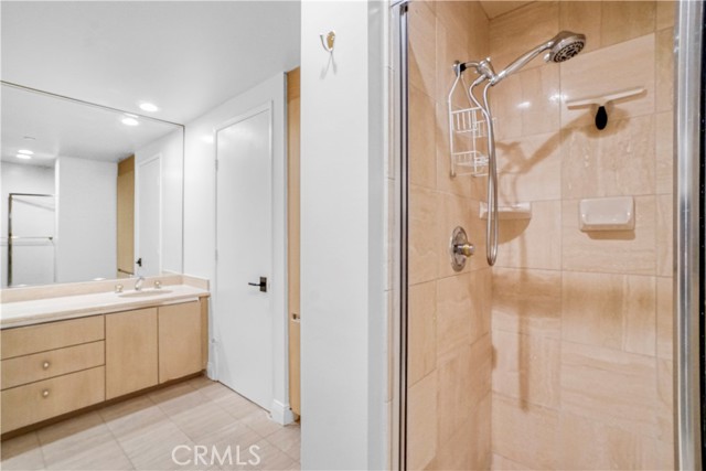 850 E Ocean Boulevard, Long Beach CA: https://media.crmls.org/medias/b1123edf-399f-438b-b658-5417fdd8651c.jpg