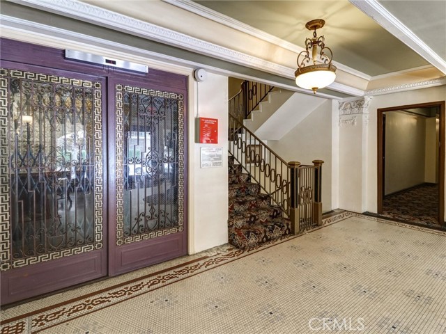 1030 East Ocean Boulevard, Long Beach CA: https://media.crmls.org/medias/b1124dba-63ae-4150-9fe2-f4695b6a6838.jpg