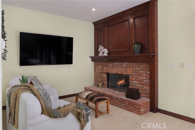 6137 Paseo La Vista, Woodland Hills CA: https://media.crmls.org/medias/b11280d1-7c30-434f-a6fe-3ad687e2f96c.jpg