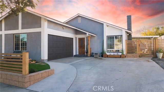 Detail Gallery Image 2 of 75 For 10130 Fallsvale Ln, Riverside,  CA 92503 - 3 Beds | 2 Baths