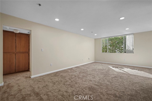 Detail Gallery Image 8 of 13 For 4501 Cedros Ave #218,  Sherman Oaks,  CA 91403 - 3 Beds | 3 Baths