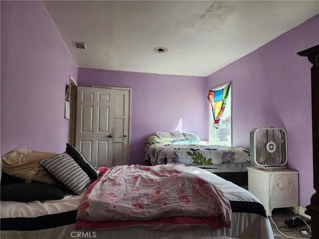 https://media.crmls.org/medias/b1138bb9-c12b-402f-8836-5f2dfe838f4d.jpg?preset=X-Large