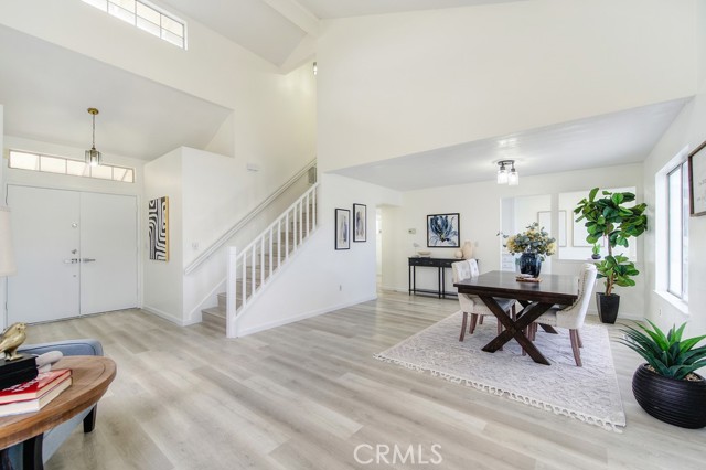 Detail Gallery Image 3 of 32 For 14 Fernwood Ct, Pittsburg,  CA 94565 - 4 Beds | 2/1 Baths