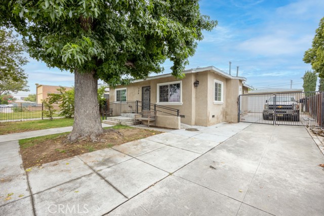 344 Country Club Ln, San Bernardino, CA 92404