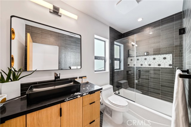 171 Savona Walk, Long Beach CA: https://media.crmls.org/medias/b11576ea-48ef-469b-b16a-b786a3275170.jpg