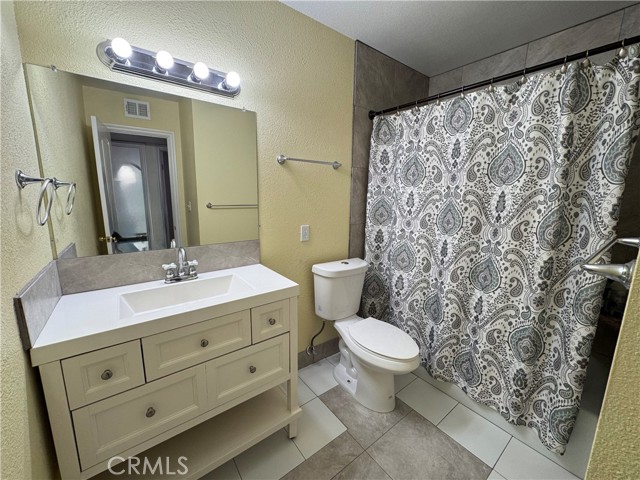 417 Fenoak Drive, Barstow CA: https://media.crmls.org/medias/b115a880-4cc2-4ca8-99a2-9c41d541d1f9.jpg