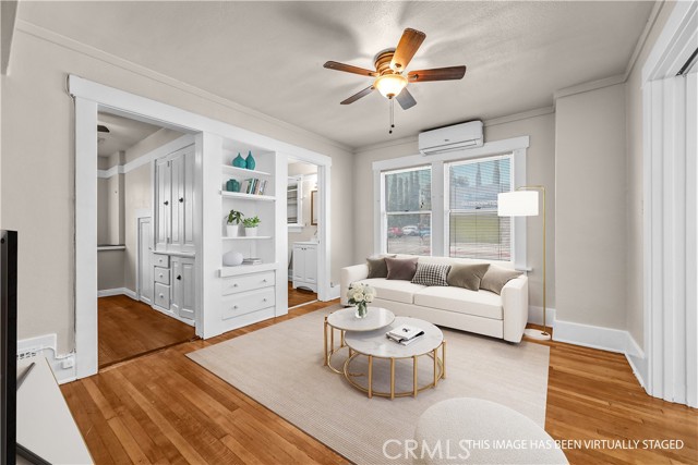 73 S Michigan Avenue, Pasadena CA: https://media.crmls.org/medias/b115f24d-6ff5-46ff-b711-eb0badab5589.jpg