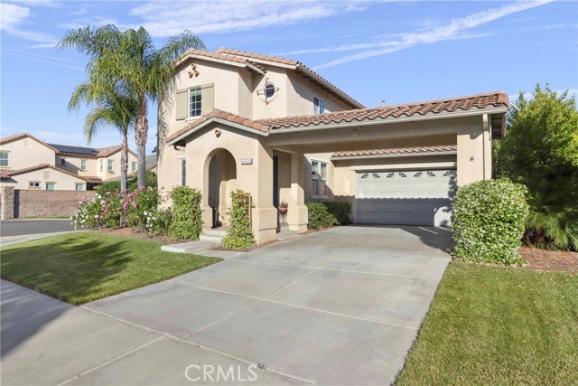 Detail Gallery Image 2 of 23 For 45614 Hawk Ct, Temecula,  CA 92592 - 5 Beds | 3 Baths
