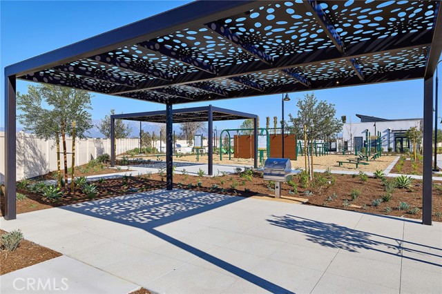 Detail Gallery Image 18 of 28 For 12951 Paradiso Dr #101,  Corona,  CA 92880 - 3 Beds | 2/2 Baths