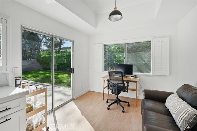 Detail Gallery Image 8 of 28 For 24148 Saint Moritz Dr, Valencia,  CA 91355 - 3 Beds | 2/1 Baths