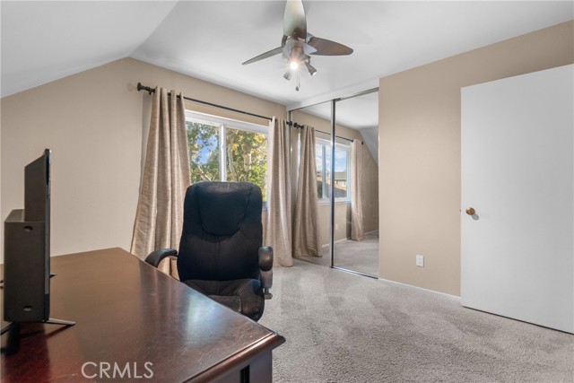 Detail Gallery Image 24 of 41 For 23439 via Elisandra, Valencia,  CA 91355 - 5 Beds | 3 Baths