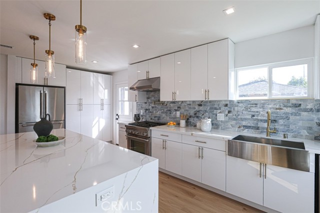 Detail Gallery Image 5 of 48 For 2700 183rd, Redondo Beach,  CA 90278 - 3 Beds | 2 Baths