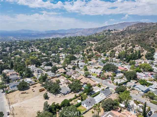 6438 Day Street, Tujunga CA: https://media.crmls.org/medias/b118d824-8209-4112-be44-5104f8ca7584.jpg