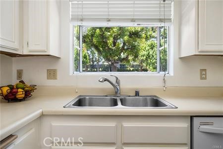 61 Dogwood Lane, Aliso Viejo CA: https://media.crmls.org/medias/b1193316-116e-46d1-b316-d917a4e174a4.jpg
