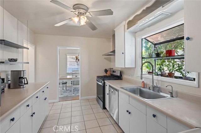 5353 W 121st Street, Hawthorne CA: https://media.crmls.org/medias/b119618a-07dd-4c0f-9380-05480b3e407d.jpg