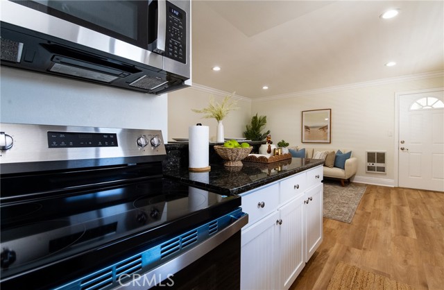 Detail Gallery Image 9 of 25 For 1725 Loma Ave #18,  Long Beach,  CA 90804 - 2 Beds | 1 Baths