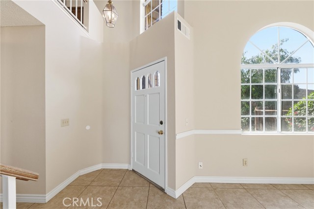 Detail Gallery Image 5 of 51 For 14988 Long View Dr, Fontana,  CA 92337 - 4 Beds | 3 Baths