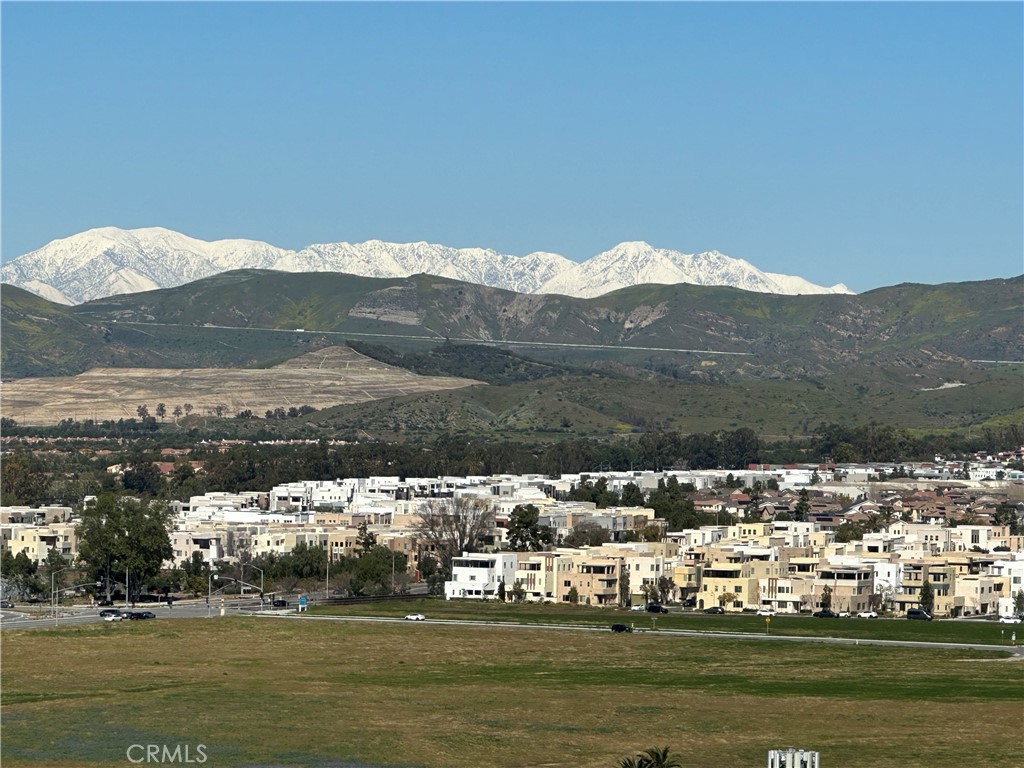 https://media.crmls.org/medias/b11c051d-bf4d-4682-8985-620dc4b62569.jpg?preset=X-Large
