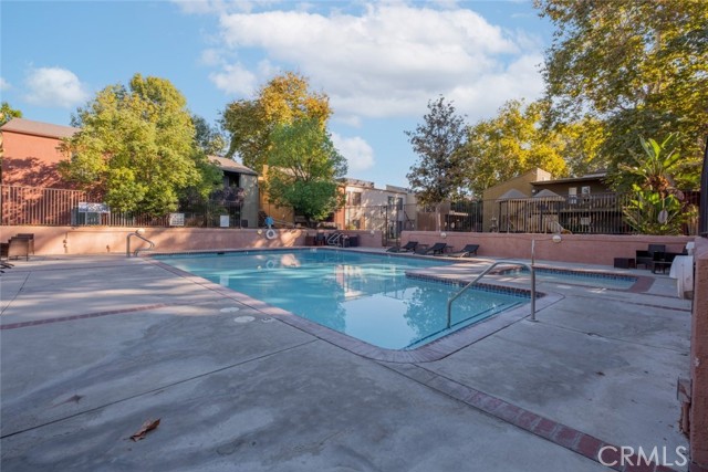 Detail Gallery Image 17 of 21 For 18350 Hatteras St #132,  Tarzana,  CA 91356 - 2 Beds | 2 Baths