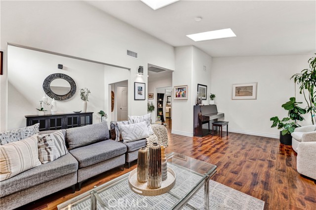 Detail Gallery Image 14 of 56 For 17830 Winterberry St, Fountain Valley,  CA 92708 - 5 Beds | 3 Baths