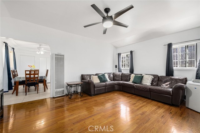 1143 West 66th, Los Angeles CA: https://media.crmls.org/medias/b11c6cf3-8617-4e23-bc12-a0b21f1e41db.jpg