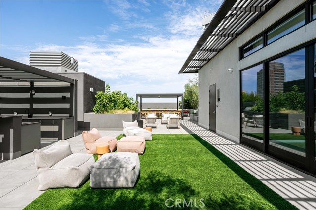 118 Astronaut Ellison S Onizuka Street, Los Angeles CA: https://media.crmls.org/medias/b11cb536-3a13-41b5-a489-45da7305e3d9.jpg