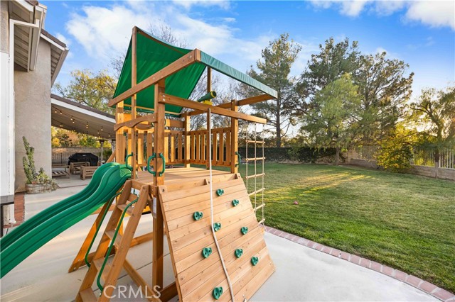 Detail Gallery Image 36 of 38 For 27503 Wellsley Way, Valencia,  CA 91354 - 4 Beds | 3 Baths