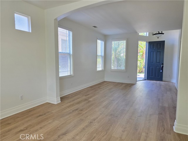 Detail Gallery Image 4 of 35 For 32921 Adelante St, Temecula,  CA 92592 - 5 Beds | 3 Baths