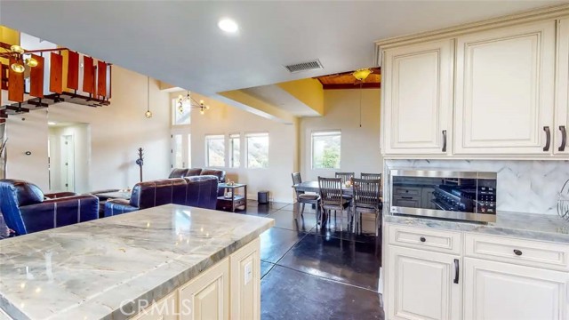 Detail Gallery Image 34 of 36 For 7300 Santa Susana Pass Rd, Simi Valley,  CA 93063 - 3 Beds | 2/1 Baths