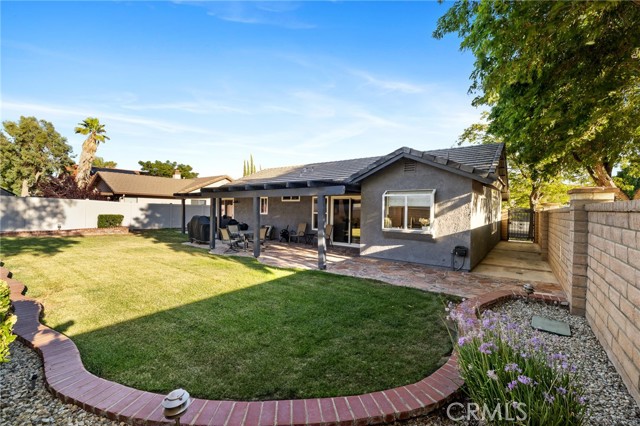 2037 Comstock Court, Palmdale CA: https://media.crmls.org/medias/b11ef7df-ef1c-489f-9e8c-c50f72e6721e.jpg
