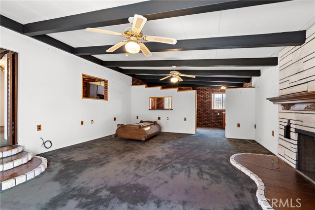 9649 Grace Street, Fontana CA: https://media.crmls.org/medias/b11fb818-2ec2-41c0-9369-1636e88208bb.jpg