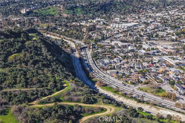Detail Gallery Image 35 of 56 For 4239 via Arbolada #303,  Los Angeles,  CA 90042 - 2 Beds | 2 Baths