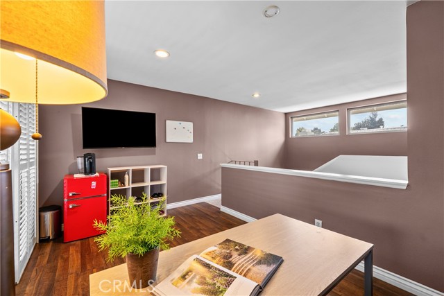 23957 Arroyo Park Drive, Valencia CA: https://media.crmls.org/medias/b1202681-9445-4a00-8d6a-450bab197611.jpg