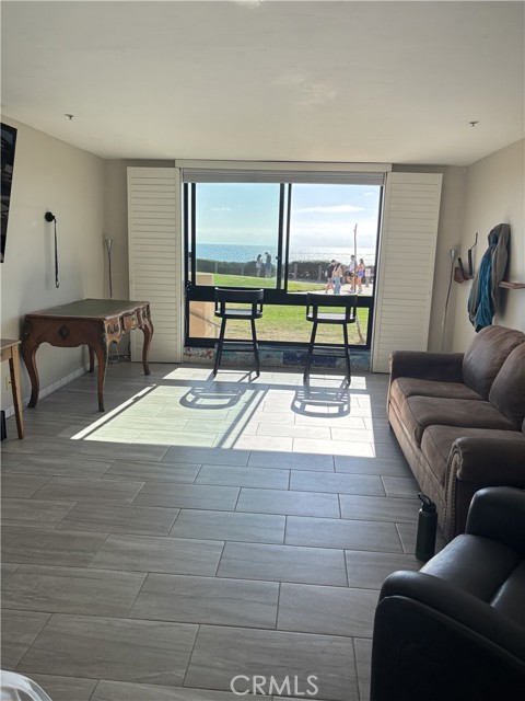 Detail Gallery Image 5 of 9 For 4667 Ocean Bld #106,  San Diego,  CA 92109 - 1 Beds | 1 Baths