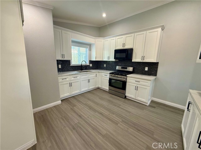 Detail Gallery Image 2 of 17 For 125 E Alondra, Compton,  CA 90220 - 4 Beds | 2 Baths