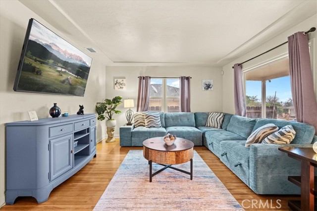 Detail Gallery Image 4 of 37 For 11661 Valverda, Riverside,  CA 92505 - – Beds | – Baths