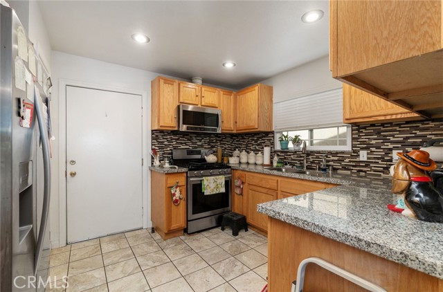 Detail Gallery Image 7 of 18 For 29372 Murrieta Rd, Menifee,  CA 92586 - 2 Beds | 2 Baths