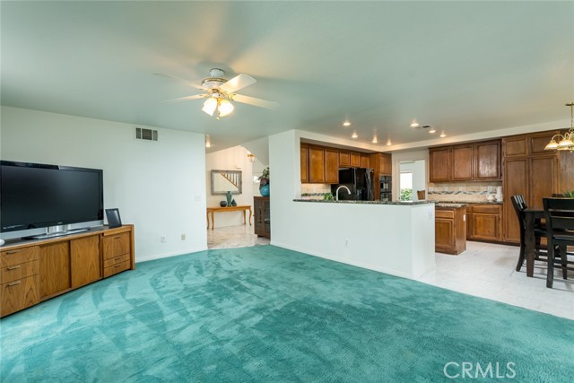 21714 Agajanian Lane, Saugus CA: https://media.crmls.org/medias/b1212ea4-2869-457d-9fac-3292e9244624.jpg