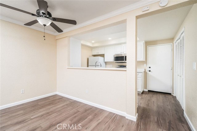 1460 Kendall Drive, San Bernardino CA: https://media.crmls.org/medias/b1213968-b7d7-4ace-a862-7e4676663fac.jpg