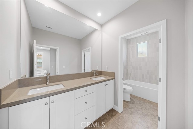 149 Fairgreen, Irvine CA: https://media.crmls.org/medias/b1215c97-9a3f-410c-b7ea-9cd1a7f2875f.jpg
