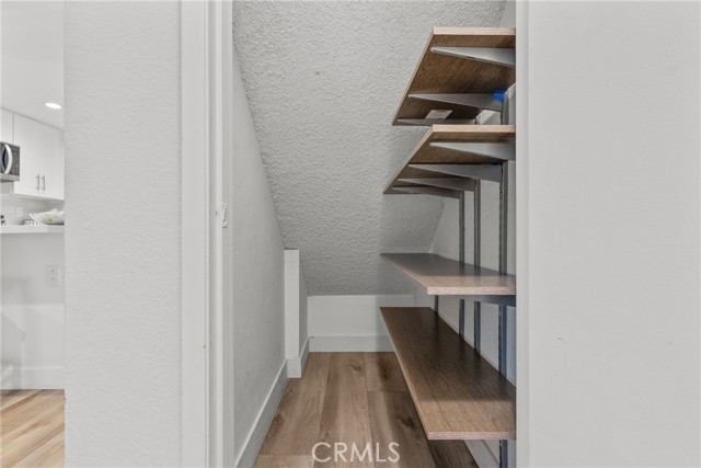 Detail Gallery Image 11 of 55 For 21551 Burbank #96,  Woodland Hills,  CA 91367 - 2 Beds | 1/1 Baths